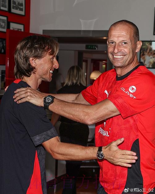 跟队:安帅邀请魔笛加入教练组 但球员希望继续踢球 跟队:安帅邀请魔笛加入教练组 但球员希望继续踢球